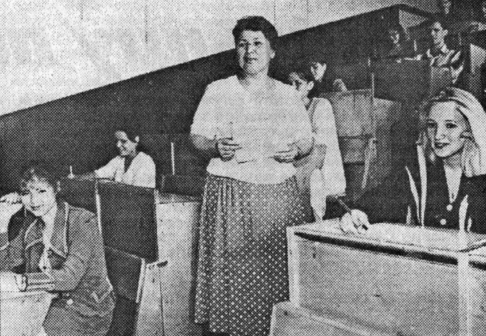 1998 07 23 kazhdyj abiturient nadeetsya2