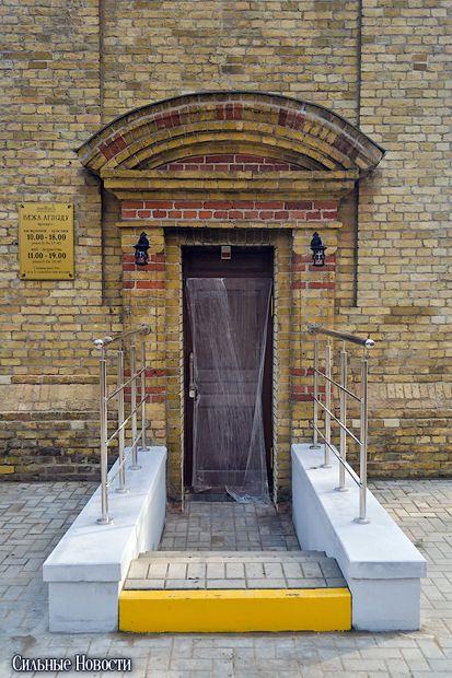 2015 11 09 v gomelskom parke zavershaetsya05